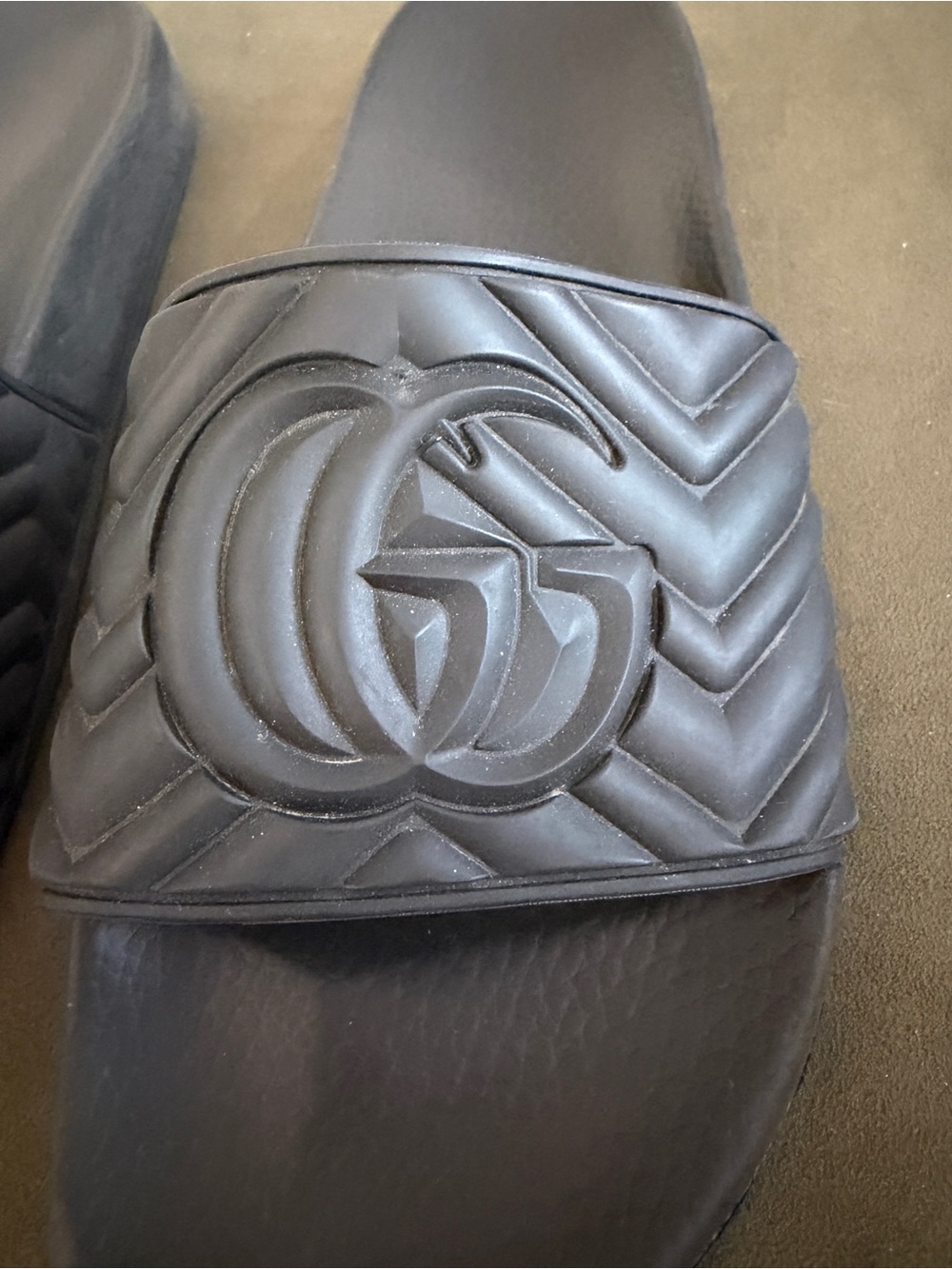 Black Gucci GG Logo Quilted Slide Sandals Matelasse Slides - Picture 3 of 10